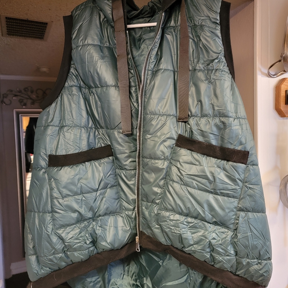 Hooded vest